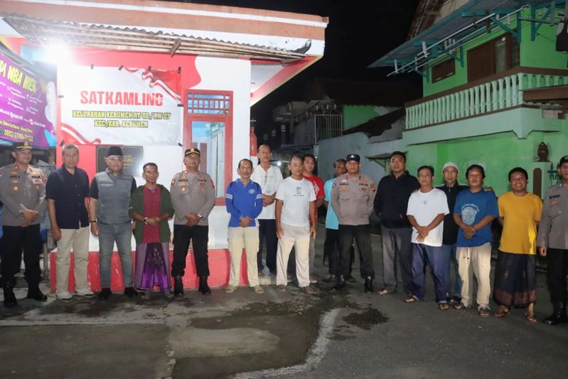 Dari Pos Ronda RW 7 Kelurahan Kebumen, Kapolres Ajak Warga Sinergi Jaga Kamtibmas