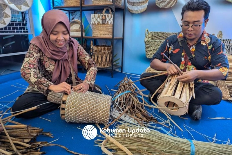 Membanggakan! Kerajinan Serat Alam Kebumen Tembus Pasar Amerika Serikat