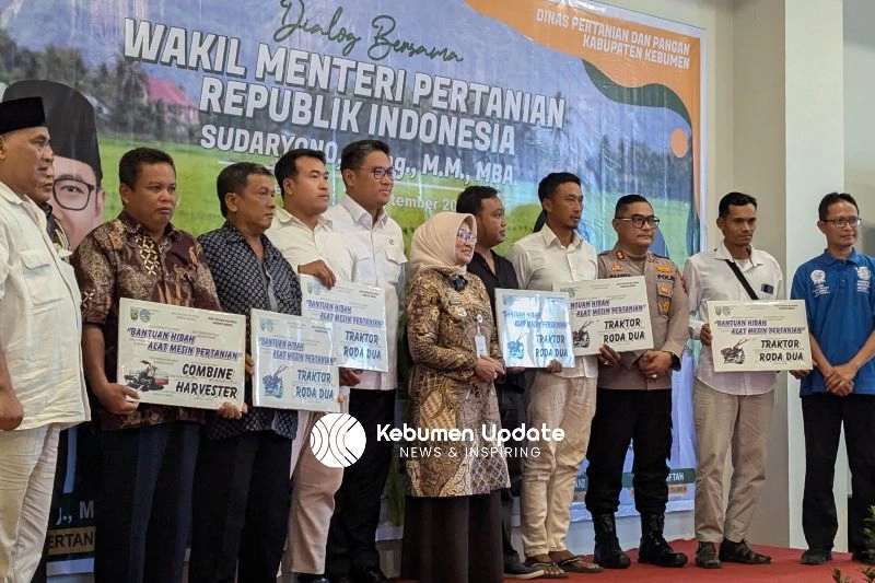 Wamentan Sudaryono Beri Bantuan Alsintan, Ini Janjinya untuk Petani Kebumen