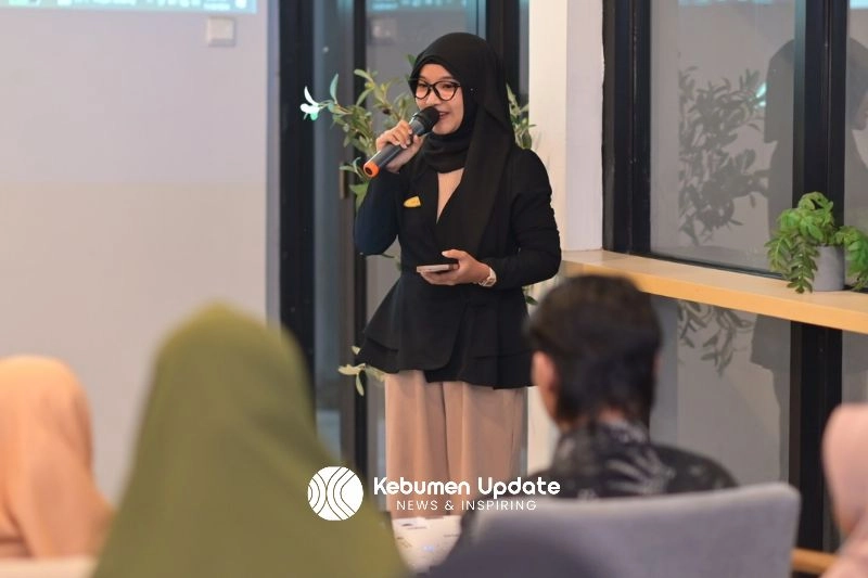 Miliki Vokal Emas, Ini Kisah Izza: Mahasiswi yang jadi Trainer Public Speaking di Usia Muda