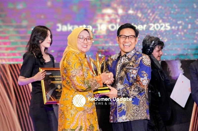Bupati Lilis Terima Langsung Mandaya Awards, Muhaimin: Penghargaan Adalah Simbol Perubahan