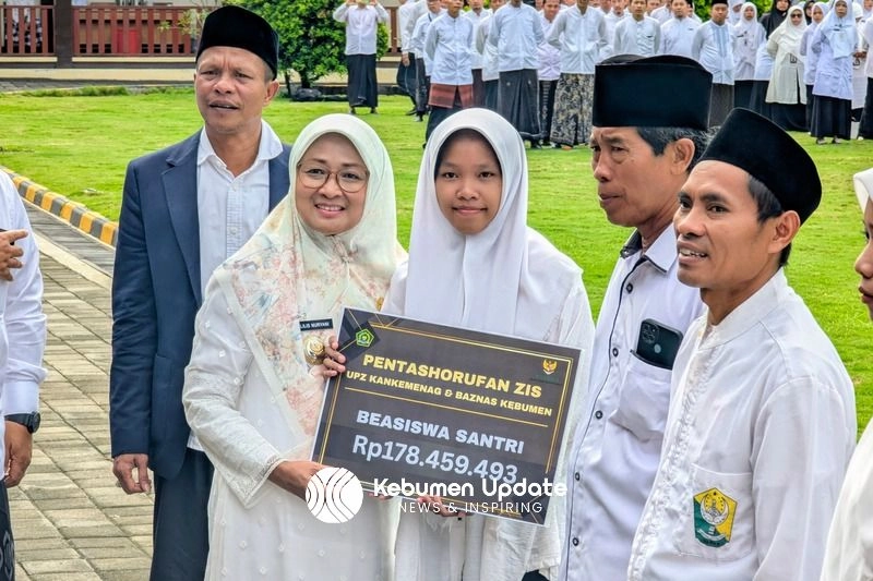 Kado Spesial Hari Santri: Kemenag dan Baznas Kebumen Gelontorkan Rp500 Juta Lebih untuk Santri dan Guru Ngaji