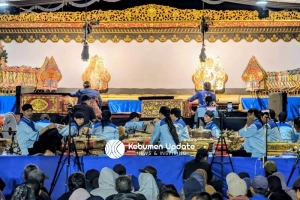 Duet Dalang Eko Suwaryo dan Amar Pradopo di Alun-alun Manunggal Gombong Meriahkan HUT ke-14 Partai Nasdem