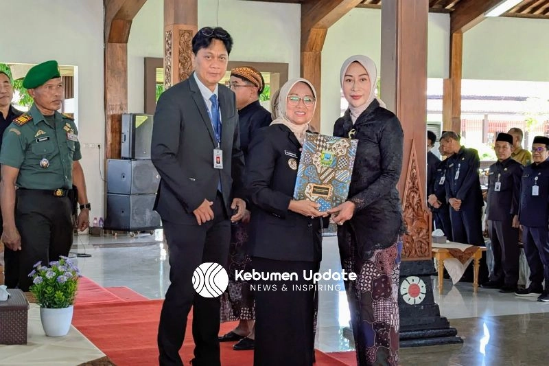 Bupati Kebumen Lantik 3 Kepala Dinas dan 13 Pejabat Administrator, Berikut Daftar Lengkapnya