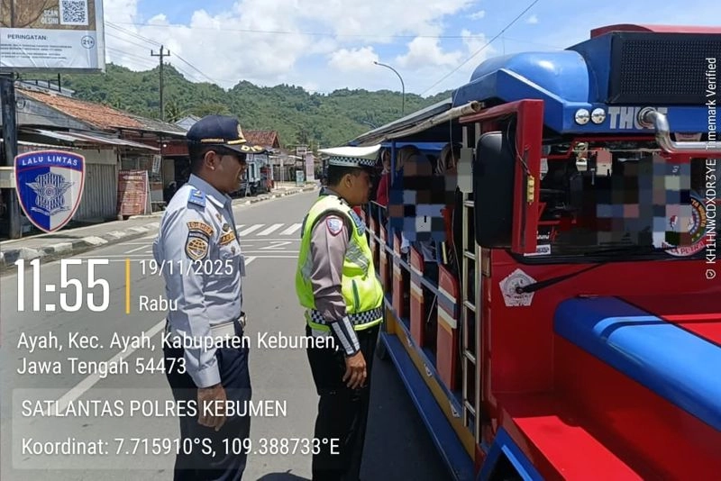 Operasi Zebra Candi 2025 Tegur Odong-odong Angkut Wisatawan di Perbatasan Kebumen-Cilacap