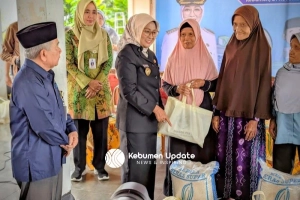 Lindungi Kelompok Rentan, Pemkab Kebumen Salurkan Bantuan Permakanan Senilai Rp313 Juta