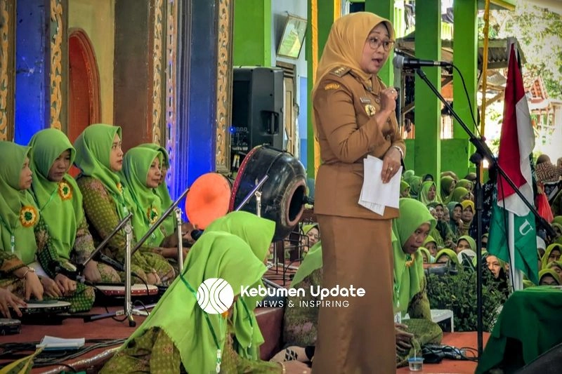 Di Depan Muslimat NU Buluspesantren, Bupati Lilis Jelaskan Rencana Perbaikan Jalan Muktisari-Bocor