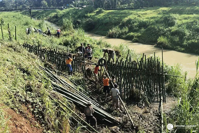 Perkuat Tanggul