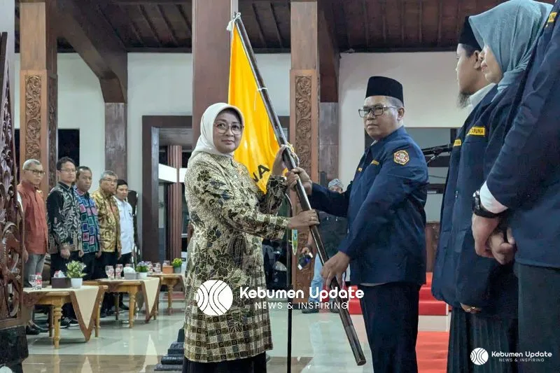 Bupati Lilis Nuryani Kukuhkan 70 Pengurus Karang Taruna Kebumen Masa Bakti 2025-2030
