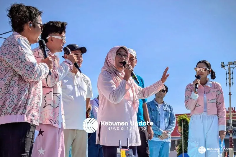 Sapa Warga Bersama Deretan Artis, Bupati Lilis Kenalkan Pantai Menganti sebagai Uluwatunya Kebumen