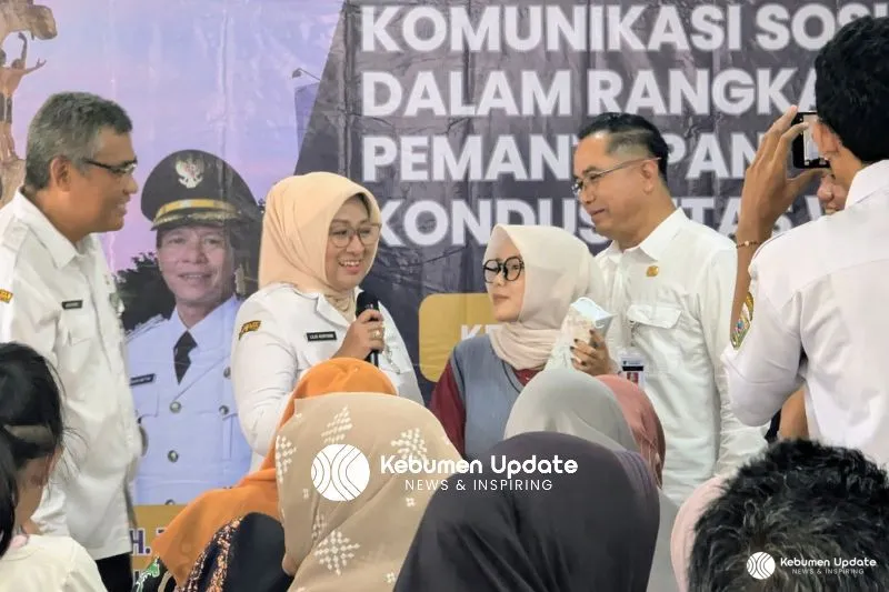 Serunya Komsos di Ayah: Bupati Lilis Ingatkan Antisipasi Kerawanan hingga Bagi Sepeda untuk Warga
