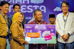 Rezeki Nomplok! Sakirun dan Retno Boyong Hadiah Rp75 Juta dari Undian Tabungan Bima Bank Jateng