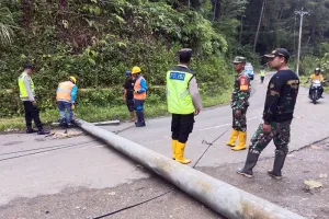 Kebumen Dilanda Angin Kencang