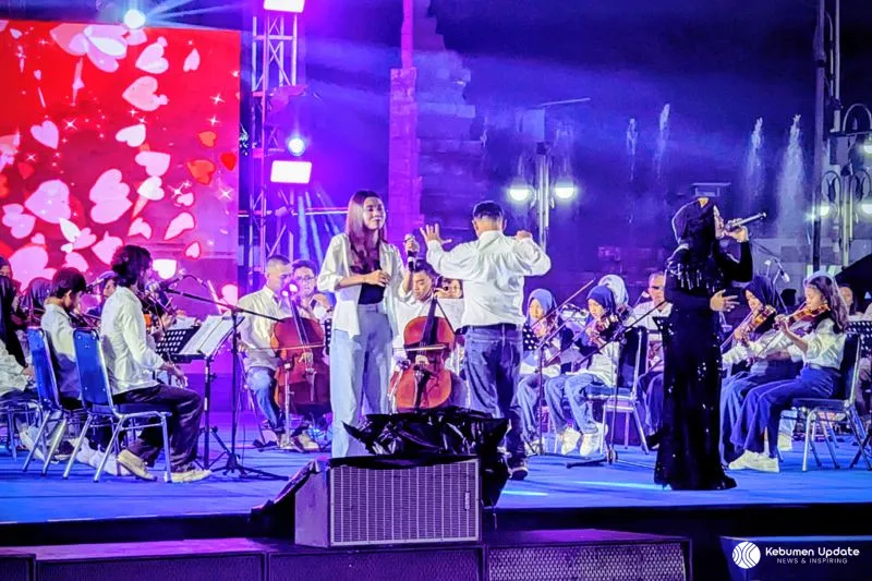 Kebumen Violin Orchestra Pukau Ribuan Warga di Malam Refleksi Akhir Tahun