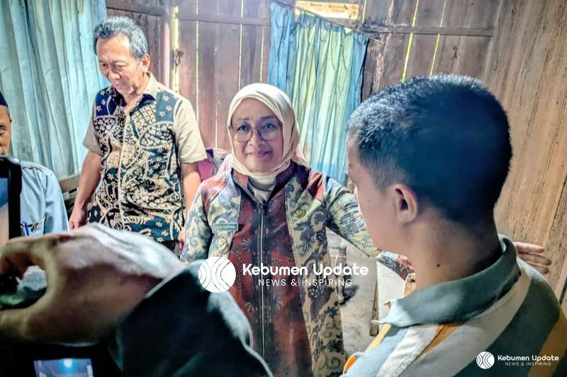 Gandeng Tradha Group, Bupati Lilis Kucurkan Bantuan Puluhan Juta untuk RTLH Warga Kedunggong