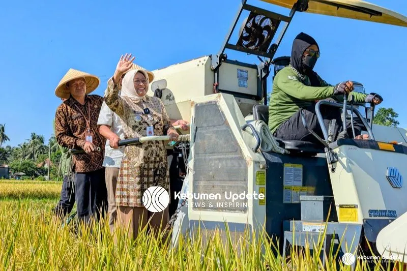 Drone dan Mekanisasi Dongkrak Hasil Panen Desa Bagung Kecamatan Prembun