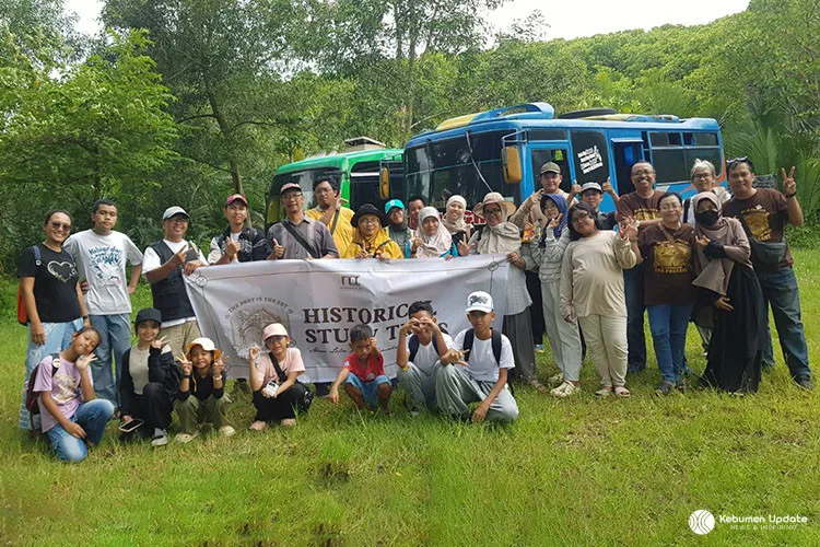 Historical Study Trips: Mengkaji Artefak, Memahami Masa Lalu