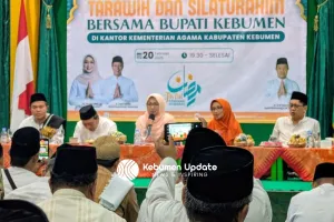 Awali Rangkaian Tarhim 2026, Bupati Lilis Nuryani Laksanakan Tarawih 23 Rakaat di Kantor Kemenag