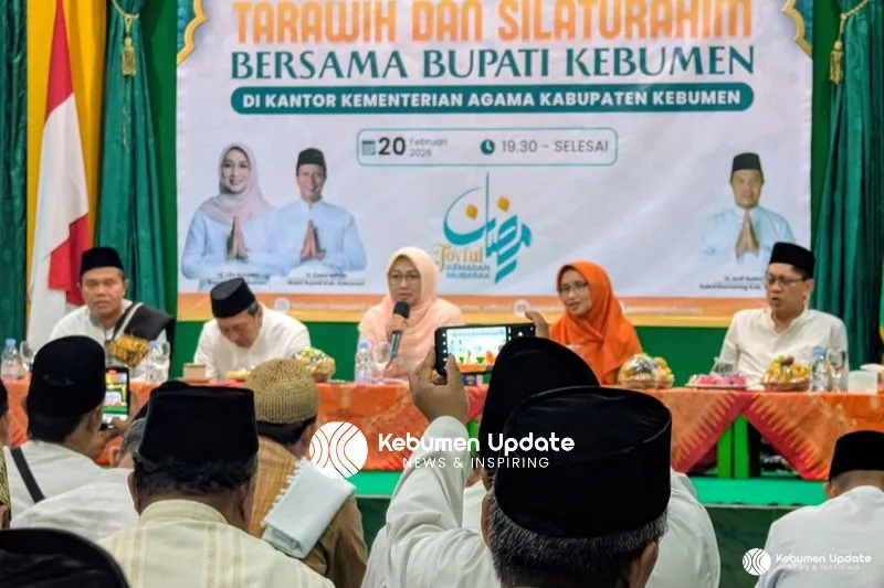 Awali Rangkaian Tarhim 2026, Bupati Lilis Nuryani Laksanakan Tarawih 23 Rakaat di Kantor Kemenag
