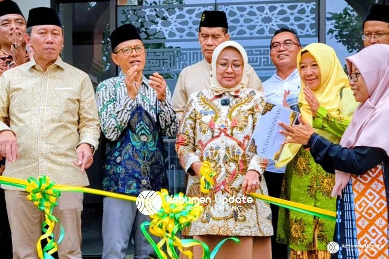 Resmikan Gedung Dakwah Muhammadiyah Kuwarasan, Bupati Pastikan Jalan Mangli dan Kemukus Segera Mulus