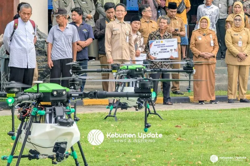 Modernisasi Pertanian Kebumen: Bupati Lilis Serahkan 104 Unit Alsintan Senilai Rp12 Miliar