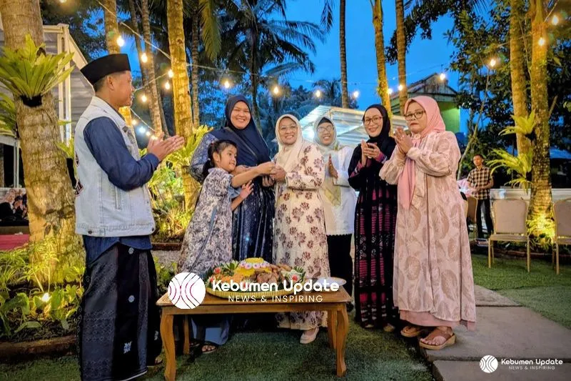 Hadirkan Nuansa Wedangan di Bawah Pohon Kelapa, Cafe Ngisor Klopo Resmi Dibuka