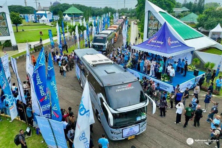 Bus yang digunakan untuk mengangkut pemudik minimal produksi 2026. (Foto: Humas Jateng)