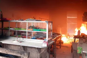 Warung Terbakar