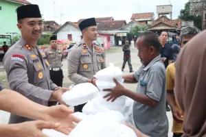 Wujud Guyub Rukun, Lontong Cap Go Meh Jadi Menu Berbuka Warga Kebumen