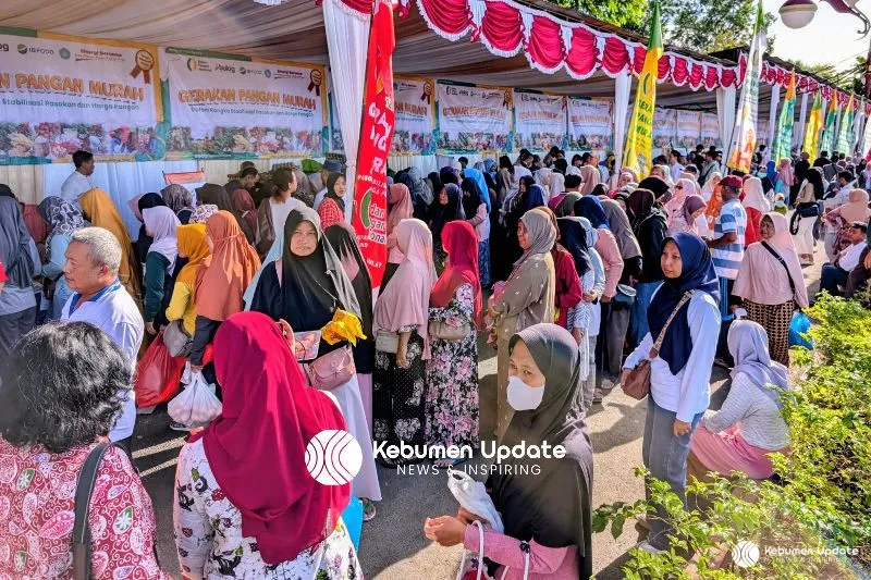 Berburu Bahan Baku Nastar Lebaran, Warga Kebumen Serbu Gerakan Pangan Murah