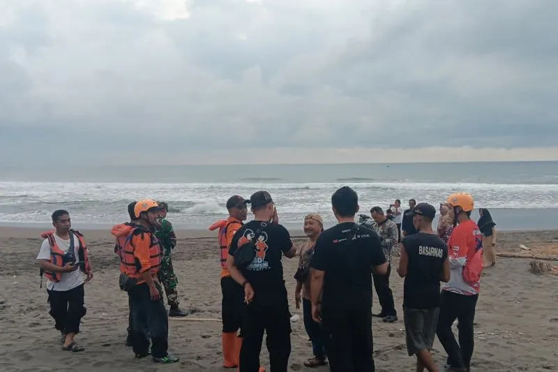 Dua Bocah Terseret Arus Pantai Setrojenar, Satu Korban Berhasil Diselamatkan Pemancing