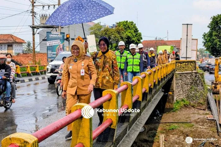 Bupati Lilis Tinjau Jembatan Klanthong dan Karanganyar, Rehabilitasi Segera Dimulai dengan Akses Darurat
