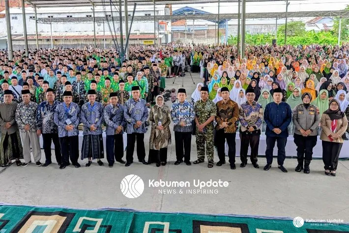 Ribuan Pengasuh Ponpes Se-Kebumen Berkumpul, Usung Misi Transformasi Pesantren yang Aman bagi Anak