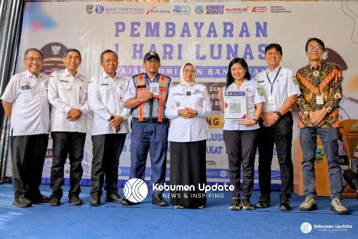 PBB SHL Kebumen Tembus Rp15,8 Miliar, Bupati Lilis Luncurkan Layanan Parkir dan Kesehatan QRIS