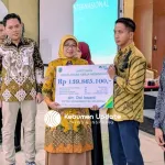 Momen May Day di Kebumen, Ahli Waris Pekerja Terima Santunan dan Beasiswa Pendidikan