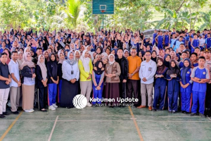 Serunya Murid SMKN 1 Karanggayam Ikut Gerakan Aksi Bergizi Bareng Bupati