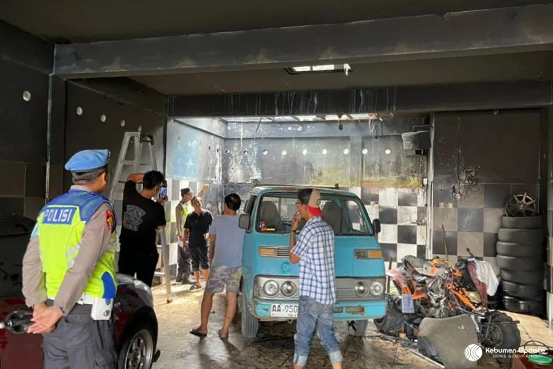 Garasi Rental Mobil di Panjer Kebumen Terbakar, Kerugian Capai Puluhan Juta