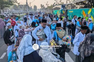 Kloter Terakhir Tiba, Bupati Lilis Nuryani Sambut 162 Jemaah Haji Kloter 16 Kebumen