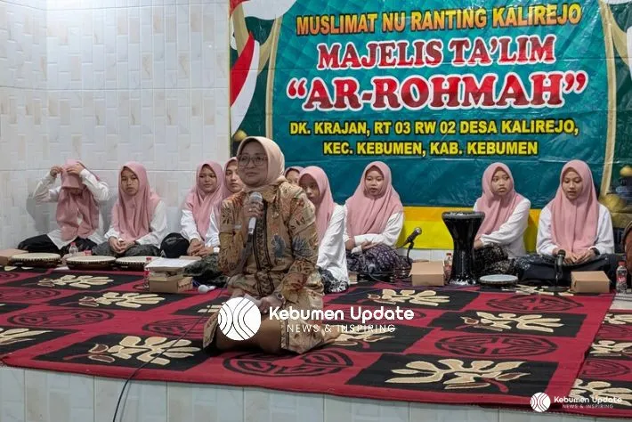 Hadiri Pengajian Muslimat NU Kalirejo, Bupati Kebumen Soroti Pergaulan Bebas dan Sampaikan Info Lowongan Kerja