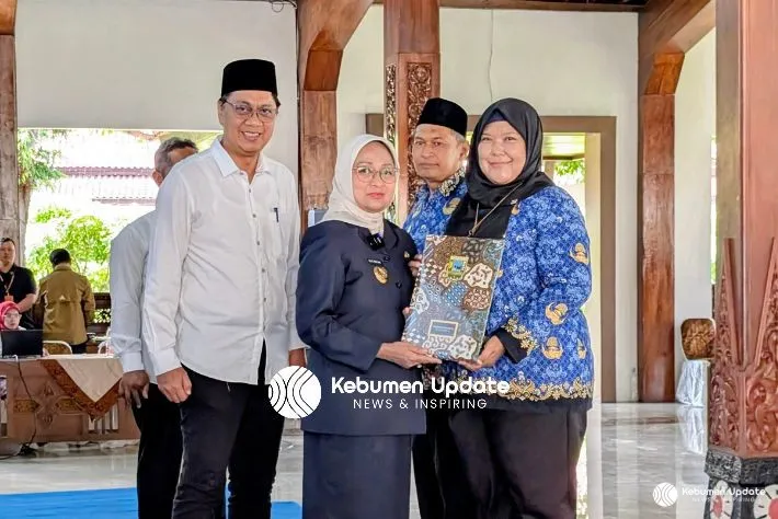 Bupati Lantik 43 Pejabat Baru, Ibnu Sayfudin Jabat Camat Kebumen