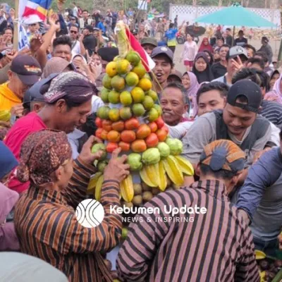 Meriah, Kirab 7 Gunungan Awali Rangkaian Karangbolong Culture Festival di Kebumen