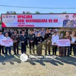 Hari Bhayangkara ke-80: Bupati Kebumen Serahkan Bantuan Bedah Rumah