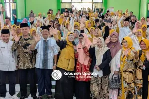 86 Jemaah Umrah Akbar Freshnel Kebumen Resmi Diberangkatkan ke Tanah Suci