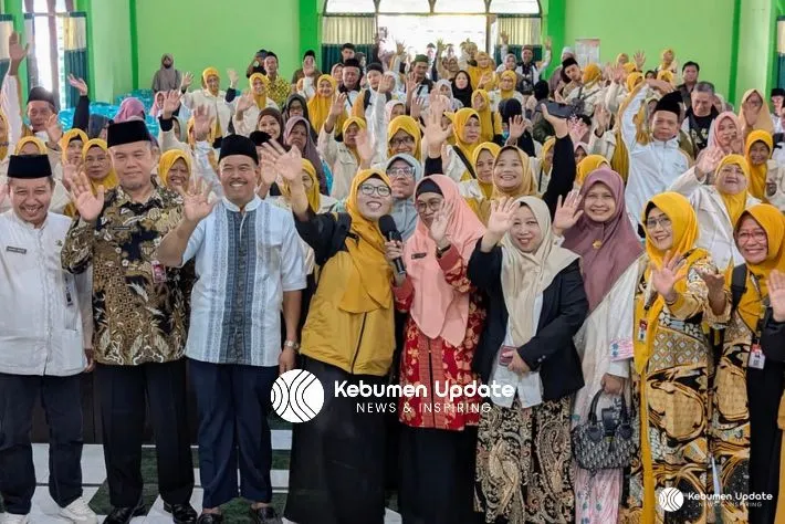 86 Jemaah Umrah Akbar Freshnel Kebumen Resmi Diberangkatkan ke Tanah Suci