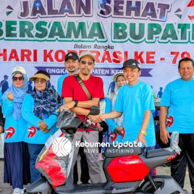 Jalan Sehat Hari Koperasi Kebumen: Suwardi KPRI Sederhana SMPN 1 Bawa Pulang Sepeda Listrik