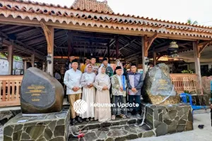 Warga Desa Bocor Kini Punya PASEBAN untuk Ruang Diskusi dan Tarekat