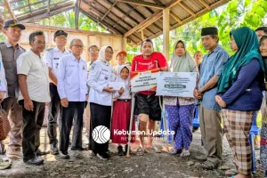 Bupati Lilis Nuryani Tinjau Korban Kebakaran di Buayan, Salurkan Bantuan Dana dan Logistik