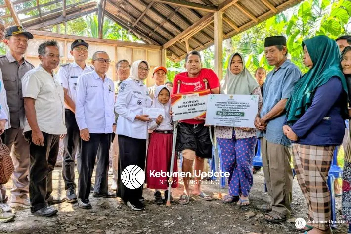 Bupati Lilis Nuryani Tinjau Korban Kebakaran di Buayan, Salurkan Bantuan Dana dan Logistik