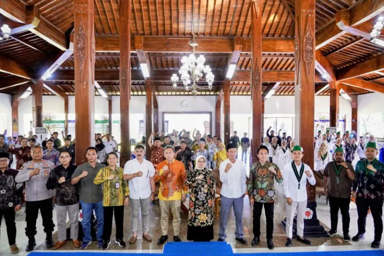 Hadiri Pelantikan HMI-KOHATI Kebumen, Bupati Lilis Tekankan Pentingnya Nalar Kritis dan Integritas
