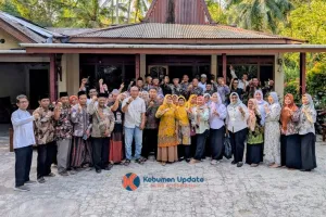 Pertemuan Rutin Kades se-Kecamatan Klirong Bahas Persoalan Sampah hingga Jalan Rusak